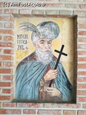 [P17] În special despre Măria Sa e vorba la Dealu!  » foto by crismis
 - 
<span class="allrVoted glyphicon glyphicon-heart hidden" id="av924520"></span>
<a class="m-l-10 hidden" id="sv924520" onclick="voting_Foto_DelVot(,924520,5504)" role="button">șterge vot <span class="glyphicon glyphicon-remove"></span></a>
<a id="v9924520" class=" c-red"  onclick="voting_Foto_SetVot(924520)" role="button"><span class="glyphicon glyphicon-heart-empty"></span> <b>LIKE</b> = Votează poza</a> <img class="hidden"  id="f924520W9" src="/imagini/loader.gif" border="0" /><span class="AjErrMes hidden" id="e924520ErM"></span>