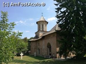 [P24] Curtea Domnească; biserica Sf. Vineri » foto by crismis
 - 
<span class="allrVoted glyphicon glyphicon-heart hidden" id="av924527"></span>
<a class="m-l-10 hidden" id="sv924527" onclick="voting_Foto_DelVot(,924527,5504)" role="button">șterge vot <span class="glyphicon glyphicon-remove"></span></a>
<a id="v9924527" class=" c-red"  onclick="voting_Foto_SetVot(924527)" role="button"><span class="glyphicon glyphicon-heart-empty"></span> <b>LIKE</b> = Votează poza</a> <img class="hidden"  id="f924527W9" src="/imagini/loader.gif" border="0" /><span class="AjErrMes hidden" id="e924527ErM"></span>