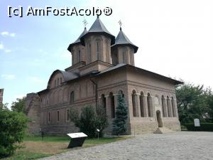 [P31] Curtea Domnească; Biserica Mare Domnească » foto by crismis
 - 
<span class="allrVoted glyphicon glyphicon-heart hidden" id="av924535"></span>
<a class="m-l-10 hidden" id="sv924535" onclick="voting_Foto_DelVot(,924535,5504)" role="button">șterge vot <span class="glyphicon glyphicon-remove"></span></a>
<a id="v9924535" class=" c-red"  onclick="voting_Foto_SetVot(924535)" role="button"><span class="glyphicon glyphicon-heart-empty"></span> <b>LIKE</b> = Votează poza</a> <img class="hidden"  id="f924535W9" src="/imagini/loader.gif" border="0" /><span class="AjErrMes hidden" id="e924535ErM"></span>