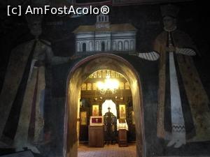 [P51] Mânăstirea Arnota; Matei Basarab și Doamna sa, Elina, întemeietorii lăcașului » foto by crismis
 - 
<span class="allrVoted glyphicon glyphicon-heart hidden" id="av924562"></span>
<a class="m-l-10 hidden" id="sv924562" onclick="voting_Foto_DelVot(,924562,5504)" role="button">șterge vot <span class="glyphicon glyphicon-remove"></span></a>
<a id="v9924562" class=" c-red"  onclick="voting_Foto_SetVot(924562)" role="button"><span class="glyphicon glyphicon-heart-empty"></span> <b>LIKE</b> = Votează poza</a> <img class="hidden"  id="f924562W9" src="/imagini/loader.gif" border="0" /><span class="AjErrMes hidden" id="e924562ErM"></span>