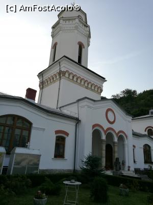 [P57] Mânăstirea Bistrița, turnul clopotniță văzut din curtea interioară » foto by crismis
 - 
<span class="allrVoted glyphicon glyphicon-heart hidden" id="av924569"></span>
<a class="m-l-10 hidden" id="sv924569" onclick="voting_Foto_DelVot(,924569,5504)" role="button">șterge vot <span class="glyphicon glyphicon-remove"></span></a>
<a id="v9924569" class=" c-red"  onclick="voting_Foto_SetVot(924569)" role="button"><span class="glyphicon glyphicon-heart-empty"></span> <b>LIKE</b> = Votează poza</a> <img class="hidden"  id="f924569W9" src="/imagini/loader.gif" border="0" /><span class="AjErrMes hidden" id="e924569ErM"></span>