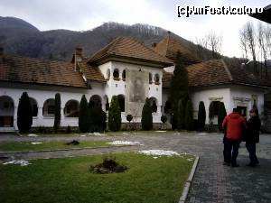 [P26] Manastirea Lainici » foto by marian_buc
 - 
<span class="allrVoted glyphicon glyphicon-heart hidden" id="av591699"></span>
<a class="m-l-10 hidden" id="sv591699" onclick="voting_Foto_DelVot(,591699,5504)" role="button">șterge vot <span class="glyphicon glyphicon-remove"></span></a>
<a id="v9591699" class=" c-red"  onclick="voting_Foto_SetVot(591699)" role="button"><span class="glyphicon glyphicon-heart-empty"></span> <b>LIKE</b> = Votează poza</a> <img class="hidden"  id="f591699W9" src="/imagini/loader.gif" border="0" /><span class="AjErrMes hidden" id="e591699ErM"></span>