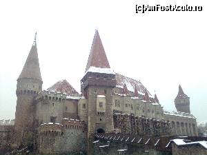 [P04] Castelul Huniezilor » foto by marian_buc
 - 
<span class="allrVoted glyphicon glyphicon-heart hidden" id="av591677"></span>
<a class="m-l-10 hidden" id="sv591677" onclick="voting_Foto_DelVot(,591677,5504)" role="button">șterge vot <span class="glyphicon glyphicon-remove"></span></a>
<a id="v9591677" class=" c-red"  onclick="voting_Foto_SetVot(591677)" role="button"><span class="glyphicon glyphicon-heart-empty"></span> <b>LIKE</b> = Votează poza</a> <img class="hidden"  id="f591677W9" src="/imagini/loader.gif" border="0" /><span class="AjErrMes hidden" id="e591677ErM"></span>