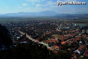 [P05] Cetatea Râșnovului - vedere spre oraș » foto by makuy*
 - 
<span class="allrVoted glyphicon glyphicon-heart hidden" id="av607140"></span>
<a class="m-l-10 hidden" id="sv607140" onclick="voting_Foto_DelVot(,607140,5504)" role="button">șterge vot <span class="glyphicon glyphicon-remove"></span></a>
<a id="v9607140" class=" c-red"  onclick="voting_Foto_SetVot(607140)" role="button"><span class="glyphicon glyphicon-heart-empty"></span> <b>LIKE</b> = Votează poza</a> <img class="hidden"  id="f607140W9" src="/imagini/loader.gif" border="0" /><span class="AjErrMes hidden" id="e607140ErM"></span>