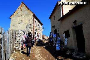 [P07] Cetatea Râșnovului - pe drumul de întoarcere, spre punctul de Belvedere.  » foto by makuy*
 - 
<span class="allrVoted glyphicon glyphicon-heart hidden" id="av607142"></span>
<a class="m-l-10 hidden" id="sv607142" onclick="voting_Foto_DelVot(,607142,5504)" role="button">șterge vot <span class="glyphicon glyphicon-remove"></span></a>
<a id="v9607142" class=" c-red"  onclick="voting_Foto_SetVot(607142)" role="button"><span class="glyphicon glyphicon-heart-empty"></span> <b>LIKE</b> = Votează poza</a> <img class="hidden"  id="f607142W9" src="/imagini/loader.gif" border="0" /><span class="AjErrMes hidden" id="e607142ErM"></span>