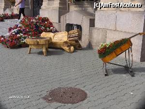 [P21] Aranjament floral cu violoncel în fața Primăriei din Craiova » foto by Mitica49
 - 
<span class="allrVoted glyphicon glyphicon-heart hidden" id="av684145"></span>
<a class="m-l-10 hidden" id="sv684145" onclick="voting_Foto_DelVot(,684145,5504)" role="button">șterge vot <span class="glyphicon glyphicon-remove"></span></a>
<a id="v9684145" class=" c-red"  onclick="voting_Foto_SetVot(684145)" role="button"><span class="glyphicon glyphicon-heart-empty"></span> <b>LIKE</b> = Votează poza</a> <img class="hidden"  id="f684145W9" src="/imagini/loader.gif" border="0" /><span class="AjErrMes hidden" id="e684145ErM"></span>