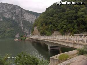 [P08] Viaductul Mraconia (în fundal se vede turla Mănăstirii Mraconia și un ponton de îmbarcare pentru plimbările pe Dunăre)  » foto by Mitica49
 - 
<span class="allrVoted glyphicon glyphicon-heart hidden" id="av684120"></span>
<a class="m-l-10 hidden" id="sv684120" onclick="voting_Foto_DelVot(,684120,5504)" role="button">șterge vot <span class="glyphicon glyphicon-remove"></span></a>
<a id="v9684120" class=" c-red"  onclick="voting_Foto_SetVot(684120)" role="button"><span class="glyphicon glyphicon-heart-empty"></span> <b>LIKE</b> = Votează poza</a> <img class="hidden"  id="f684120W9" src="/imagini/loader.gif" border="0" /><span class="AjErrMes hidden" id="e684120ErM"></span>