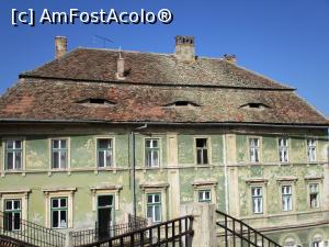 [P50] Veche casă în Sibiu » foto by puiutea
 - 
<span class="allrVoted glyphicon glyphicon-heart hidden" id="av1259263"></span>
<a class="m-l-10 hidden" id="sv1259263" onclick="voting_Foto_DelVot(,1259263,5504)" role="button">șterge vot <span class="glyphicon glyphicon-remove"></span></a>
<a id="v91259263" class=" c-red"  onclick="voting_Foto_SetVot(1259263)" role="button"><span class="glyphicon glyphicon-heart-empty"></span> <b>LIKE</b> = Votează poza</a> <img class="hidden"  id="f1259263W9" src="/imagini/loader.gif" border="0" /><span class="AjErrMes hidden" id="e1259263ErM"></span>