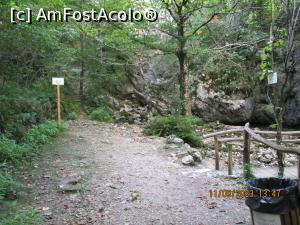 [P25] La dreapta, scările către Grotă » foto by puiutea
 - 
<span class="allrVoted glyphicon glyphicon-heart hidden" id="av1388744"></span>
<a class="m-l-10 hidden" id="sv1388744" onclick="voting_Foto_DelVot(,1388744,5504)" role="button">șterge vot <span class="glyphicon glyphicon-remove"></span></a>
<a id="v91388744" class=" c-red"  onclick="voting_Foto_SetVot(1388744)" role="button"><span class="glyphicon glyphicon-heart-empty"></span> <b>LIKE</b> = Votează poza</a> <img class="hidden"  id="f1388744W9" src="/imagini/loader.gif" border="0" /><span class="AjErrMes hidden" id="e1388744ErM"></span>