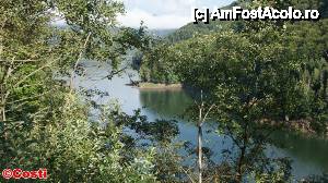 [P01] Lacul Vidraru, într-o dimineaţă însorită de sfârşit de august » foto by Costi
 - 
<span class="allrVoted glyphicon glyphicon-heart hidden" id="av463433"></span>
<a class="m-l-10 hidden" id="sv463433" onclick="voting_Foto_DelVot(,463433,5504)" role="button">șterge vot <span class="glyphicon glyphicon-remove"></span></a>
<a id="v9463433" class=" c-red"  onclick="voting_Foto_SetVot(463433)" role="button"><span class="glyphicon glyphicon-heart-empty"></span> <b>LIKE</b> = Votează poza</a> <img class="hidden"  id="f463433W9" src="/imagini/loader.gif" border="0" /><span class="AjErrMes hidden" id="e463433ErM"></span>