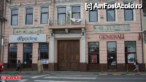 [P17] Casa Franz Binder, cu cele trei basoreliefuri (cel de sus se vede doar parţial) şi cu statuia zeiţei Fortuna.  » foto by Costi
 - 
<span class="allrVoted glyphicon glyphicon-heart hidden" id="av463449"></span>
<a class="m-l-10 hidden" id="sv463449" onclick="voting_Foto_DelVot(,463449,5504)" role="button">șterge vot <span class="glyphicon glyphicon-remove"></span></a>
<a id="v9463449" class=" c-red"  onclick="voting_Foto_SetVot(463449)" role="button"><span class="glyphicon glyphicon-heart-empty"></span> <b>LIKE</b> = Votează poza</a> <img class="hidden"  id="f463449W9" src="/imagini/loader.gif" border="0" /><span class="AjErrMes hidden" id="e463449ErM"></span>
