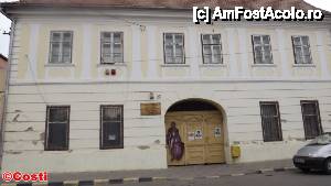 [P18] Casa Zapolya (Könighaus), sediul Muzeulul Municipal 'Ioan Raica' din Sebeş. Conform informaţiilor de pe un panou de alături, a fost reabilitată (aproape 1 milion de lei) în 2011, printr-un proiect al ministerului aceleiaşi doamne blonde. Rezultatul se vede...  » foto by Costi
 - 
<span class="allrVoted glyphicon glyphicon-heart hidden" id="av463450"></span>
<a class="m-l-10 hidden" id="sv463450" onclick="voting_Foto_DelVot(,463450,5504)" role="button">șterge vot <span class="glyphicon glyphicon-remove"></span></a>
<a id="v9463450" class=" c-red"  onclick="voting_Foto_SetVot(463450)" role="button"><span class="glyphicon glyphicon-heart-empty"></span> <b>LIKE</b> = Votează poza</a> <img class="hidden"  id="f463450W9" src="/imagini/loader.gif" border="0" /><span class="AjErrMes hidden" id="e463450ErM"></span>