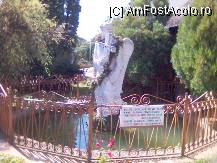 [P13] la Lacul Rosu, in statiune, o chestie interesanta » foto by valimi
 - 
<span class="allrVoted glyphicon glyphicon-heart hidden" id="av85266"></span>
<a class="m-l-10 hidden" id="sv85266" onclick="voting_Foto_DelVot(,85266,5504)" role="button">șterge vot <span class="glyphicon glyphicon-remove"></span></a>
<a id="v985266" class=" c-red"  onclick="voting_Foto_SetVot(85266)" role="button"><span class="glyphicon glyphicon-heart-empty"></span> <b>LIKE</b> = Votează poza</a> <img class="hidden"  id="f85266W9" src="/imagini/loader.gif" border="0" /><span class="AjErrMes hidden" id="e85266ErM"></span>