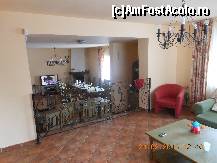 [P06] Livingul format din 2 parti: partea de sus, cu canapele, unde in stanga este si intrarea, si partea de jos cu mese si Tv, internet si audio.  » foto by benescu75
 - 
<span class="allrVoted glyphicon glyphicon-heart hidden" id="av407994"></span>
<a class="m-l-10 hidden" id="sv407994" onclick="voting_Foto_DelVot(,407994,5513)" role="button">șterge vot <span class="glyphicon glyphicon-remove"></span></a>
<a id="v9407994" class=" c-red"  onclick="voting_Foto_SetVot(407994)" role="button"><span class="glyphicon glyphicon-heart-empty"></span> <b>LIKE</b> = Votează poza</a> <img class="hidden"  id="f407994W9" src="/imagini/loader.gif" border="0" /><span class="AjErrMes hidden" id="e407994ErM"></span>