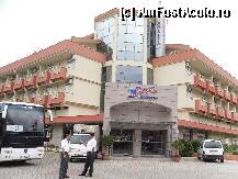 [P02] intrarea hotelului... » foto by anytha29
 - 
<span class="allrVoted glyphicon glyphicon-heart hidden" id="av66373"></span>
<a class="m-l-10 hidden" id="sv66373" onclick="voting_Foto_DelVot(,66373,5521)" role="button">șterge vot <span class="glyphicon glyphicon-remove"></span></a>
<a id="v966373" class=" c-red"  onclick="voting_Foto_SetVot(66373)" role="button"><span class="glyphicon glyphicon-heart-empty"></span> <b>LIKE</b> = Votează poza</a> <img class="hidden"  id="f66373W9" src="/imagini/loader.gif" border="0" /><span class="AjErrMes hidden" id="e66373ErM"></span>