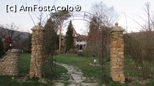 [P21] Castelul văzut din livadă » foto by crismis
 - 
<span class="allrVoted glyphicon glyphicon-heart hidden" id="av745138"></span>
<a class="m-l-10 hidden" id="sv745138" onclick="voting_Foto_DelVot(,745138,5529)" role="button">șterge vot <span class="glyphicon glyphicon-remove"></span></a>
<a id="v9745138" class=" c-red"  onclick="voting_Foto_SetVot(745138)" role="button"><span class="glyphicon glyphicon-heart-empty"></span> <b>LIKE</b> = Votează poza</a> <img class="hidden"  id="f745138W9" src="/imagini/loader.gif" border="0" /><span class="AjErrMes hidden" id="e745138ErM"></span>