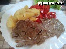 [P16] Restaurant-Pizzerie Vinoterra (Osteria), Bisteca ai Feri şi cartofi aurii + salată de roşii. » foto by creivean
 - 
<span class="allrVoted glyphicon glyphicon-heart hidden" id="av225754"></span>
<a class="m-l-10 hidden" id="sv225754" onclick="voting_Foto_DelVot(,225754,5534)" role="button">șterge vot <span class="glyphicon glyphicon-remove"></span></a>
<a id="v9225754" class=" c-red"  onclick="voting_Foto_SetVot(225754)" role="button"><span class="glyphicon glyphicon-heart-empty"></span> <b>LIKE</b> = Votează poza</a> <img class="hidden"  id="f225754W9" src="/imagini/loader.gif" border="0" /><span class="AjErrMes hidden" id="e225754ErM"></span>