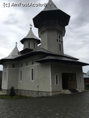[P14] Biserica vazuta din fata...  » foto by RossoNerro
 - 
<span class="allrVoted glyphicon glyphicon-heart hidden" id="av928745"></span>
<a class="m-l-10 hidden" id="sv928745" onclick="voting_Foto_DelVot(,928745,5545)" role="button">șterge vot <span class="glyphicon glyphicon-remove"></span></a>
<a id="v9928745" class=" c-red"  onclick="voting_Foto_SetVot(928745)" role="button"><span class="glyphicon glyphicon-heart-empty"></span> <b>LIKE</b> = Votează poza</a> <img class="hidden"  id="f928745W9" src="/imagini/loader.gif" border="0" /><span class="AjErrMes hidden" id="e928745ErM"></span>