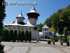 [P10] Mănăstirea Crișan - biserica lăcașului de cult, realizată între anii 1992 - 2005, are hramul ”Nașterea Maicii Domnului”. » foto by Floryn81
 - 
<span class="allrVoted glyphicon glyphicon-heart hidden" id="av1132751"></span>
<a class="m-l-10 hidden" id="sv1132751" onclick="voting_Foto_DelVot(,1132751,5545)" role="button">șterge vot <span class="glyphicon glyphicon-remove"></span></a>
<a id="v91132751" class=" c-red"  onclick="voting_Foto_SetVot(1132751)" role="button"><span class="glyphicon glyphicon-heart-empty"></span> <b>LIKE</b> = Votează poza</a> <img class="hidden"  id="f1132751W9" src="/imagini/loader.gif" border="0" /><span class="AjErrMes hidden" id="e1132751ErM"></span>