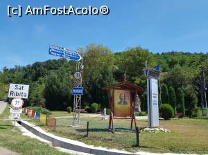 [P02] La intrarea în comuna Ribița. Spre dreapta se ajunge la Mănăstirea Crișan din satul cu același nume.  » foto by Floryn81
 - 
<span class="allrVoted glyphicon glyphicon-heart hidden" id="av1132741"></span>
<a class="m-l-10 hidden" id="sv1132741" onclick="voting_Foto_DelVot(,1132741,5545)" role="button">șterge vot <span class="glyphicon glyphicon-remove"></span></a>
<a id="v91132741" class=" c-red"  onclick="voting_Foto_SetVot(1132741)" role="button"><span class="glyphicon glyphicon-heart-empty"></span> <b>LIKE</b> = Votează poza</a> <img class="hidden"  id="f1132741W9" src="/imagini/loader.gif" border="0" /><span class="AjErrMes hidden" id="e1132741ErM"></span>