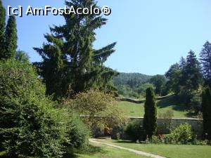[P17] Dincolo de zidurile mănăstirii se întind colinele din Ținutul Neamțului.  » foto by Floryn81
 - 
<span class="allrVoted glyphicon glyphicon-heart hidden" id="av813004"></span>
<a class="m-l-10 hidden" id="sv813004" onclick="voting_Foto_DelVot(,813004,5547)" role="button">șterge vot <span class="glyphicon glyphicon-remove"></span></a>
<a id="v9813004" class=" c-red"  onclick="voting_Foto_SetVot(813004)" role="button"><span class="glyphicon glyphicon-heart-empty"></span> <b>LIKE</b> = Votează poza</a> <img class="hidden"  id="f813004W9" src="/imagini/loader.gif" border="0" /><span class="AjErrMes hidden" id="e813004ErM"></span>
