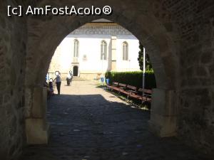 [P07] Acesta este gangul prin care se realizează accesul în curtea lăcașului de cult.  » foto by Floryn81
 - 
<span class="allrVoted glyphicon glyphicon-heart hidden" id="av812994"></span>
<a class="m-l-10 hidden" id="sv812994" onclick="voting_Foto_DelVot(,812994,5547)" role="button">șterge vot <span class="glyphicon glyphicon-remove"></span></a>
<a id="v9812994" class=" c-red"  onclick="voting_Foto_SetVot(812994)" role="button"><span class="glyphicon glyphicon-heart-empty"></span> <b>LIKE</b> = Votează poza</a> <img class="hidden"  id="f812994W9" src="/imagini/loader.gif" border="0" /><span class="AjErrMes hidden" id="e812994ErM"></span>