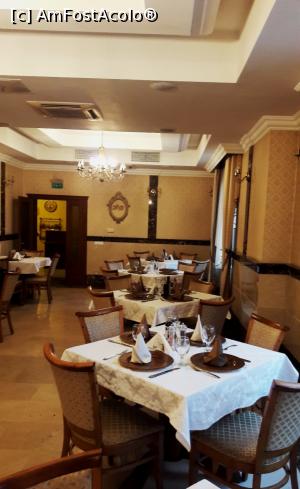 [P03] O parte din salonul restaurantului » foto by BOGDAN DSN
 - 
<span class="allrVoted glyphicon glyphicon-heart hidden" id="av954648"></span>
<a class="m-l-10 hidden" id="sv954648" onclick="voting_Foto_DelVot(,954648,5567)" role="button">șterge vot <span class="glyphicon glyphicon-remove"></span></a>
<a id="v9954648" class=" c-red"  onclick="voting_Foto_SetVot(954648)" role="button"><span class="glyphicon glyphicon-heart-empty"></span> <b>LIKE</b> = Votează poza</a> <img class="hidden"  id="f954648W9" src="/imagini/loader.gif" border="0" /><span class="AjErrMes hidden" id="e954648ErM"></span>