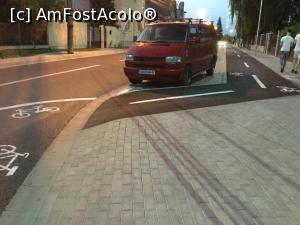 [P01] Biciclistii au pistele lor bine marcate, iar flacaii mei se indreapta agale spre restaurant » foto by mishu
 - 
<span class="allrVoted glyphicon glyphicon-heart hidden" id="av895799"></span>
<a class="m-l-10 hidden" id="sv895799" onclick="voting_Foto_DelVot(,895799,5567)" role="button">șterge vot <span class="glyphicon glyphicon-remove"></span></a>
<a id="v9895799" class=" c-red"  onclick="voting_Foto_SetVot(895799)" role="button"><span class="glyphicon glyphicon-heart-empty"></span> <b>LIKE</b> = Votează poza</a> <img class="hidden"  id="f895799W9" src="/imagini/loader.gif" border="0" /><span class="AjErrMes hidden" id="e895799ErM"></span>