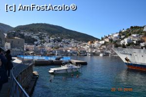 [P04] Portul și orașul Hydra » foto by Ioan Raita
 - 
<span class="allrVoted glyphicon glyphicon-heart hidden" id="av1048335"></span>
<a class="m-l-10 hidden" id="sv1048335" onclick="voting_Foto_DelVot(,1048335,5571)" role="button">șterge vot <span class="glyphicon glyphicon-remove"></span></a>
<a id="v91048335" class=" c-red"  onclick="voting_Foto_SetVot(1048335)" role="button"><span class="glyphicon glyphicon-heart-empty"></span> <b>LIKE</b> = Votează poza</a> <img class="hidden"  id="f1048335W9" src="/imagini/loader.gif" border="0" /><span class="AjErrMes hidden" id="e1048335ErM"></span>