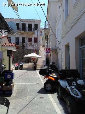 [P49] Străduță în Poros Town » foto by Carmen Ion
 - 
<span class="allrVoted glyphicon glyphicon-heart hidden" id="av1067728"></span>
<a class="m-l-10 hidden" id="sv1067728" onclick="voting_Foto_DelVot(,1067728,5571)" role="button">șterge vot <span class="glyphicon glyphicon-remove"></span></a>
<a id="v91067728" class=" c-red"  onclick="voting_Foto_SetVot(1067728)" role="button"><span class="glyphicon glyphicon-heart-empty"></span> <b>LIKE</b> = Votează poza</a> <img class="hidden"  id="f1067728W9" src="/imagini/loader.gif" border="0" /><span class="AjErrMes hidden" id="e1067728ErM"></span>