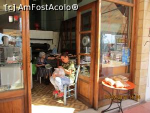 [P24] Aegina - magazinul cu fistic » foto by ANILU
 - 
<span class="allrVoted glyphicon glyphicon-heart hidden" id="av1113632"></span>
<a class="m-l-10 hidden" id="sv1113632" onclick="voting_Foto_DelVot(,1113632,5571)" role="button">șterge vot <span class="glyphicon glyphicon-remove"></span></a>
<a id="v91113632" class=" c-red"  onclick="voting_Foto_SetVot(1113632)" role="button"><span class="glyphicon glyphicon-heart-empty"></span> <b>LIKE</b> = Votează poza</a> <img class="hidden"  id="f1113632W9" src="/imagini/loader.gif" border="0" /><span class="AjErrMes hidden" id="e1113632ErM"></span>