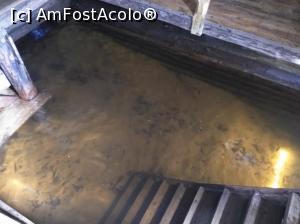 [P34] Solovki - izvorul sfânt (interior). La toate mănăstirile din Rusia există astfel de izvoare considerate binefăcătoare pentru cei ce se îmbăiază. E obiceiul să te scufunzi complet în apă de 3 ori. Tradiţia spune că în caz contar tot răul se adună în partea rămasă afară. » foto by calator2000
 - 
<span class="allrVoted glyphicon glyphicon-heart hidden" id="av1053019"></span>
<a class="m-l-10 hidden" id="sv1053019" onclick="voting_Foto_DelVot(,1053019,5579)" role="button">șterge vot <span class="glyphicon glyphicon-remove"></span></a>
<a id="v91053019" class=" c-red"  onclick="voting_Foto_SetVot(1053019)" role="button"><span class="glyphicon glyphicon-heart-empty"></span> <b>LIKE</b> = Votează poza</a> <img class="hidden"  id="f1053019W9" src="/imagini/loader.gif" border="0" /><span class="AjErrMes hidden" id="e1053019ErM"></span>