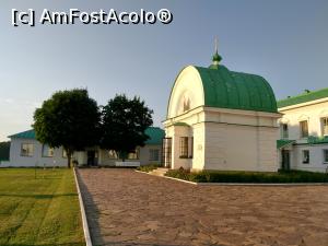 [P11] Mănăstirea Sf. Alexandru Svirsky - capela de pe locol arătării Sfintei Treimi » foto by calator2000
 - 
<span class="allrVoted glyphicon glyphicon-heart hidden" id="av1053219"></span>
<a class="m-l-10 hidden" id="sv1053219" onclick="voting_Foto_DelVot(,1053219,5579)" role="button">șterge vot <span class="glyphicon glyphicon-remove"></span></a>
<a id="v91053219" class=" c-red"  onclick="voting_Foto_SetVot(1053219)" role="button"><span class="glyphicon glyphicon-heart-empty"></span> <b>LIKE</b> = Votează poza</a> <img class="hidden"  id="f1053219W9" src="/imagini/loader.gif" border="0" /><span class="AjErrMes hidden" id="e1053219ErM"></span>