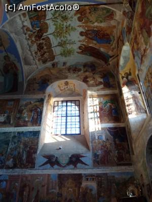 [P14] Mănăstirea Sf. Alexandru Svirsky - în biserica veche » foto by calator2000
 - 
<span class="allrVoted glyphicon glyphicon-heart hidden" id="av1053222"></span>
<a class="m-l-10 hidden" id="sv1053222" onclick="voting_Foto_DelVot(,1053222,5579)" role="button">șterge vot <span class="glyphicon glyphicon-remove"></span></a>
<a id="v91053222" class=" c-red"  onclick="voting_Foto_SetVot(1053222)" role="button"><span class="glyphicon glyphicon-heart-empty"></span> <b>LIKE</b> = Votează poza</a> <img class="hidden"  id="f1053222W9" src="/imagini/loader.gif" border="0" /><span class="AjErrMes hidden" id="e1053222ErM"></span>