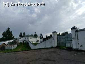 [P10] Mănăstirea Valdai - arhondaricul » foto by calator2000
 - 
<span class="allrVoted glyphicon glyphicon-heart hidden" id="av1056654"></span>
<a class="m-l-10 hidden" id="sv1056654" onclick="voting_Foto_DelVot(,1056654,5579)" role="button">șterge vot <span class="glyphicon glyphicon-remove"></span></a>
<a id="v91056654" class=" c-red"  onclick="voting_Foto_SetVot(1056654)" role="button"><span class="glyphicon glyphicon-heart-empty"></span> <b>LIKE</b> = Votează poza</a> <img class="hidden"  id="f1056654W9" src="/imagini/loader.gif" border="0" /><span class="AjErrMes hidden" id="e1056654ErM"></span>