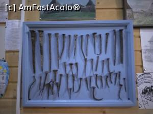 [P14] Solovăţ - artefacte istorice în holul casei pelerinului » foto by calator2000
 - 
<span class="allrVoted glyphicon glyphicon-heart hidden" id="av1056658"></span>
<a class="m-l-10 hidden" id="sv1056658" onclick="voting_Foto_DelVot(,1056658,5579)" role="button">șterge vot <span class="glyphicon glyphicon-remove"></span></a>
<a id="v91056658" class=" c-red"  onclick="voting_Foto_SetVot(1056658)" role="button"><span class="glyphicon glyphicon-heart-empty"></span> <b>LIKE</b> = Votează poza</a> <img class="hidden"  id="f1056658W9" src="/imagini/loader.gif" border="0" /><span class="AjErrMes hidden" id="e1056658ErM"></span>
