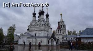 [P14] Mănăstirea Sfânta Treime din Murom, unde se află moaștele Sfinților Petru si Fevronia din Murom, apărătorii familiei, dragostei si fidelității » foto by mariana.olaru
 - 
<span class="allrVoted glyphicon glyphicon-heart hidden" id="av1075286"></span>
<a class="m-l-10 hidden" id="sv1075286" onclick="voting_Foto_DelVot(,1075286,5579)" role="button">șterge vot <span class="glyphicon glyphicon-remove"></span></a>
<a id="v91075286" class=" c-red"  onclick="voting_Foto_SetVot(1075286)" role="button"><span class="glyphicon glyphicon-heart-empty"></span> <b>LIKE</b> = Votează poza</a> <img class="hidden"  id="f1075286W9" src="/imagini/loader.gif" border="0" /><span class="AjErrMes hidden" id="e1075286ErM"></span>
