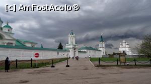 [P47] Mănăstirea Spaso-Yakovlevsky (Sfântul Iacov) din Rostov » foto by mariana.olaru
 - 
<span class="allrVoted glyphicon glyphicon-heart hidden" id="av1075319"></span>
<a class="m-l-10 hidden" id="sv1075319" onclick="voting_Foto_DelVot(,1075319,5579)" role="button">șterge vot <span class="glyphicon glyphicon-remove"></span></a>
<a id="v91075319" class=" c-red"  onclick="voting_Foto_SetVot(1075319)" role="button"><span class="glyphicon glyphicon-heart-empty"></span> <b>LIKE</b> = Votează poza</a> <img class="hidden"  id="f1075319W9" src="/imagini/loader.gif" border="0" /><span class="AjErrMes hidden" id="e1075319ErM"></span>