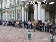 [P20] Aglomeratie la intrarea in Ermitaj -St Petersburg » foto by Michi
 - 
<span class="allrVoted glyphicon glyphicon-heart hidden" id="av144732"></span>
<a class="m-l-10 hidden" id="sv144732" onclick="voting_Foto_DelVot(,144732,5579)" role="button">șterge vot <span class="glyphicon glyphicon-remove"></span></a>
<a id="v9144732" class=" c-red"  onclick="voting_Foto_SetVot(144732)" role="button"><span class="glyphicon glyphicon-heart-empty"></span> <b>LIKE</b> = Votează poza</a> <img class="hidden"  id="f144732W9" src="/imagini/loader.gif" border="0" /><span class="AjErrMes hidden" id="e144732ErM"></span>