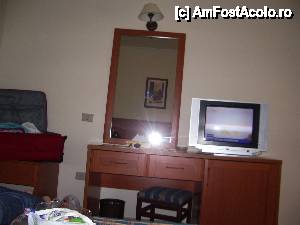 [P01] partea de camera cu oglinda si televizor » foto by MarianaSaru
 - 
<span class="allrVoted glyphicon glyphicon-heart hidden" id="av460396"></span>
<a class="m-l-10 hidden" id="sv460396" onclick="voting_Foto_DelVot(,460396,5594)" role="button">șterge vot <span class="glyphicon glyphicon-remove"></span></a>
<a id="v9460396" class=" c-red"  onclick="voting_Foto_SetVot(460396)" role="button"><span class="glyphicon glyphicon-heart-empty"></span> <b>LIKE</b> = Votează poza</a> <img class="hidden"  id="f460396W9" src="/imagini/loader.gif" border="0" /><span class="AjErrMes hidden" id="e460396ErM"></span>