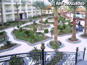 [P14] o mica parte din gradina pozata de pe terasa hotelului » foto by MarianaSaru
 - 
<span class="allrVoted glyphicon glyphicon-heart hidden" id="av460411"></span>
<a class="m-l-10 hidden" id="sv460411" onclick="voting_Foto_DelVot(,460411,5594)" role="button">șterge vot <span class="glyphicon glyphicon-remove"></span></a>
<a id="v9460411" class=" c-red"  onclick="voting_Foto_SetVot(460411)" role="button"><span class="glyphicon glyphicon-heart-empty"></span> <b>LIKE</b> = Votează poza</a> <img class="hidden"  id="f460411W9" src="/imagini/loader.gif" border="0" /><span class="AjErrMes hidden" id="e460411ErM"></span>