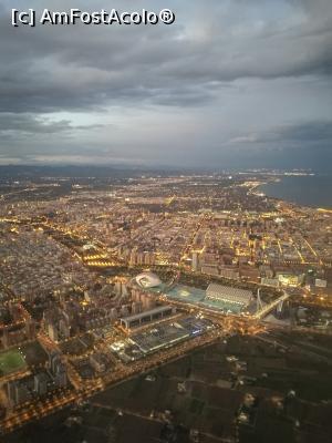 [P01] Valencia la ceasul înserării, văzută din avion » foto by crismis
 - 
<span class="allrVoted glyphicon glyphicon-heart hidden" id="av953079"></span>
<a class="m-l-10 hidden" id="sv953079" onclick="voting_Foto_DelVot(,953079,5604)" role="button">șterge vot <span class="glyphicon glyphicon-remove"></span></a>
<a id="v9953079" class=" c-red"  onclick="voting_Foto_SetVot(953079)" role="button"><span class="glyphicon glyphicon-heart-empty"></span> <b>LIKE</b> = Votează poza</a> <img class="hidden"  id="f953079W9" src="/imagini/loader.gif" border="0" /><span class="AjErrMes hidden" id="e953079ErM"></span>