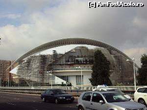 [P11] Palacio de las Artes Reina Sofia, situat vizavi de Cetatea Artelor şi Ştiinţelor, era în renovare.  » foto by Carmen Ion
 - 
<span class="allrVoted glyphicon glyphicon-heart hidden" id="av649987"></span>
<a class="m-l-10 hidden" id="sv649987" onclick="voting_Foto_DelVot(,649987,5604)" role="button">șterge vot <span class="glyphicon glyphicon-remove"></span></a>
<a id="v9649987" class=" c-red"  onclick="voting_Foto_SetVot(649987)" role="button"><span class="glyphicon glyphicon-heart-empty"></span> <b>LIKE</b> = Votează poza</a> <img class="hidden"  id="f649987W9" src="/imagini/loader.gif" border="0" /><span class="AjErrMes hidden" id="e649987ErM"></span>