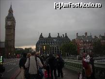 [P14] Celebrul Big Ben !...iar pe pod...un scotian care isi rotunjea veniturile facand poze cu turistii,contra sumei de o lira! » foto by georgiana
 - 
<span class="allrVoted glyphicon glyphicon-heart hidden" id="av69235"></span>
<a class="m-l-10 hidden" id="sv69235" onclick="voting_Foto_DelVot(,69235,5607)" role="button">șterge vot <span class="glyphicon glyphicon-remove"></span></a>
<a id="v969235" class=" c-red"  onclick="voting_Foto_SetVot(69235)" role="button"><span class="glyphicon glyphicon-heart-empty"></span> <b>LIKE</b> = Votează poza</a> <img class="hidden"  id="f69235W9" src="/imagini/loader.gif" border="0" /><span class="AjErrMes hidden" id="e69235ErM"></span>