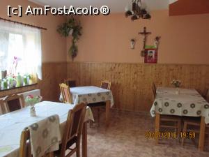[P18] sala de mese din pensiune » foto by adri-nico
 - 
<span class="allrVoted glyphicon glyphicon-heart hidden" id="av768278"></span>
<a class="m-l-10 hidden" id="sv768278" onclick="voting_Foto_DelVot(,768278,5616)" role="button">șterge vot <span class="glyphicon glyphicon-remove"></span></a>
<a id="v9768278" class=" c-red"  onclick="voting_Foto_SetVot(768278)" role="button"><span class="glyphicon glyphicon-heart-empty"></span> <b>LIKE</b> = Votează poza</a> <img class="hidden"  id="f768278W9" src="/imagini/loader.gif" border="0" /><span class="AjErrMes hidden" id="e768278ErM"></span>