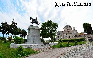 [P21] Statuia lui Mehmet Ali / Biserica Panagia » foto by Muffin2009*
 - 
<span class="allrVoted glyphicon glyphicon-heart hidden" id="av412672"></span>
<a class="m-l-10 hidden" id="sv412672" onclick="voting_Foto_DelVot(,412672,5636)" role="button">șterge vot <span class="glyphicon glyphicon-remove"></span></a>
<a id="v9412672" class=" c-red"  onclick="voting_Foto_SetVot(412672)" role="button"><span class="glyphicon glyphicon-heart-empty"></span> <b>LIKE</b> = Votează poza</a> <img class="hidden"  id="f412672W9" src="/imagini/loader.gif" border="0" /><span class="AjErrMes hidden" id="e412672ErM"></span>