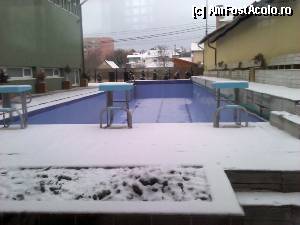 [P13] Complexul de sănătate/welness/SPA Perla - piscina semiolimpică, aşteptând vara să fie umplută.  » foto by Dragoș_MD
 - 
<span class="allrVoted glyphicon glyphicon-heart hidden" id="av394228"></span>
<a class="m-l-10 hidden" id="sv394228" onclick="voting_Foto_DelVot(,394228,5640)" role="button">șterge vot <span class="glyphicon glyphicon-remove"></span></a>
<a id="v9394228" class=" c-red"  onclick="voting_Foto_SetVot(394228)" role="button"><span class="glyphicon glyphicon-heart-empty"></span> <b>LIKE</b> = Votează poza</a> <img class="hidden"  id="f394228W9" src="/imagini/loader.gif" border="0" /><span class="AjErrMes hidden" id="e394228ErM"></span>