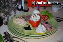 [P08] Aperitivul din masa festiva de Craciun; pe cit de aratos, pe atit de gustos; mai lipseste din poza piftia; toate facute 'de casa' » foto by Chloe
 - 
<span class="allrVoted glyphicon glyphicon-heart hidden" id="av70222"></span>
<a class="m-l-10 hidden" id="sv70222" onclick="voting_Foto_DelVot(,70222,5645)" role="button">șterge vot <span class="glyphicon glyphicon-remove"></span></a>
<a id="v970222" class=" c-red"  onclick="voting_Foto_SetVot(70222)" role="button"><span class="glyphicon glyphicon-heart-empty"></span> <b>LIKE</b> = Votează poza</a> <img class="hidden"  id="f70222W9" src="/imagini/loader.gif" border="0" /><span class="AjErrMes hidden" id="e70222ErM"></span>