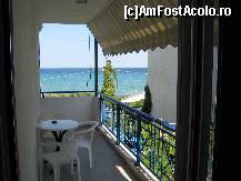 [P03] Balconul camerei noastre de la En Plo, Skala Potamia » foto by vlado2
 - 
<span class="allrVoted glyphicon glyphicon-heart hidden" id="av455346"></span>
<a class="m-l-10 hidden" id="sv455346" onclick="voting_Foto_DelVot(,455346,5664)" role="button">șterge vot <span class="glyphicon glyphicon-remove"></span></a>
<a id="v9455346" class=" c-red"  onclick="voting_Foto_SetVot(455346)" role="button"><span class="glyphicon glyphicon-heart-empty"></span> <b>LIKE</b> = Votează poza</a> <img class="hidden"  id="f455346W9" src="/imagini/loader.gif" border="0" /><span class="AjErrMes hidden" id="e455346ErM"></span>
