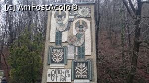 [P40] Mozaicul de la intrarea in Complexul de Etnografie şi Arhitectură Etar.  » foto by Aurici
 - 
<span class="allrVoted glyphicon glyphicon-heart hidden" id="av848346"></span>
<a class="m-l-10 hidden" id="sv848346" onclick="voting_Foto_DelVot(,848346,5666)" role="button">șterge vot <span class="glyphicon glyphicon-remove"></span></a>
<a id="v9848346" class=" c-red"  onclick="voting_Foto_SetVot(848346)" role="button"><span class="glyphicon glyphicon-heart-empty"></span> <b>LIKE</b> = Votează poza</a> <img class="hidden"  id="f848346W9" src="/imagini/loader.gif" border="0" /><span class="AjErrMes hidden" id="e848346ErM"></span>
